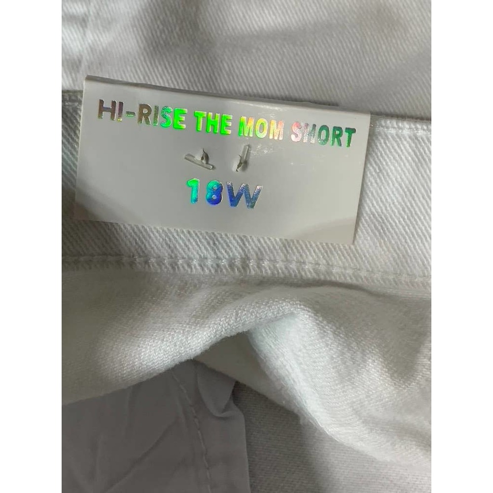 Tinseltown Juniors' Plus Vivid White Distressed Denim High-Rise Mom Shorts SZ18W - Picture 11 of 13